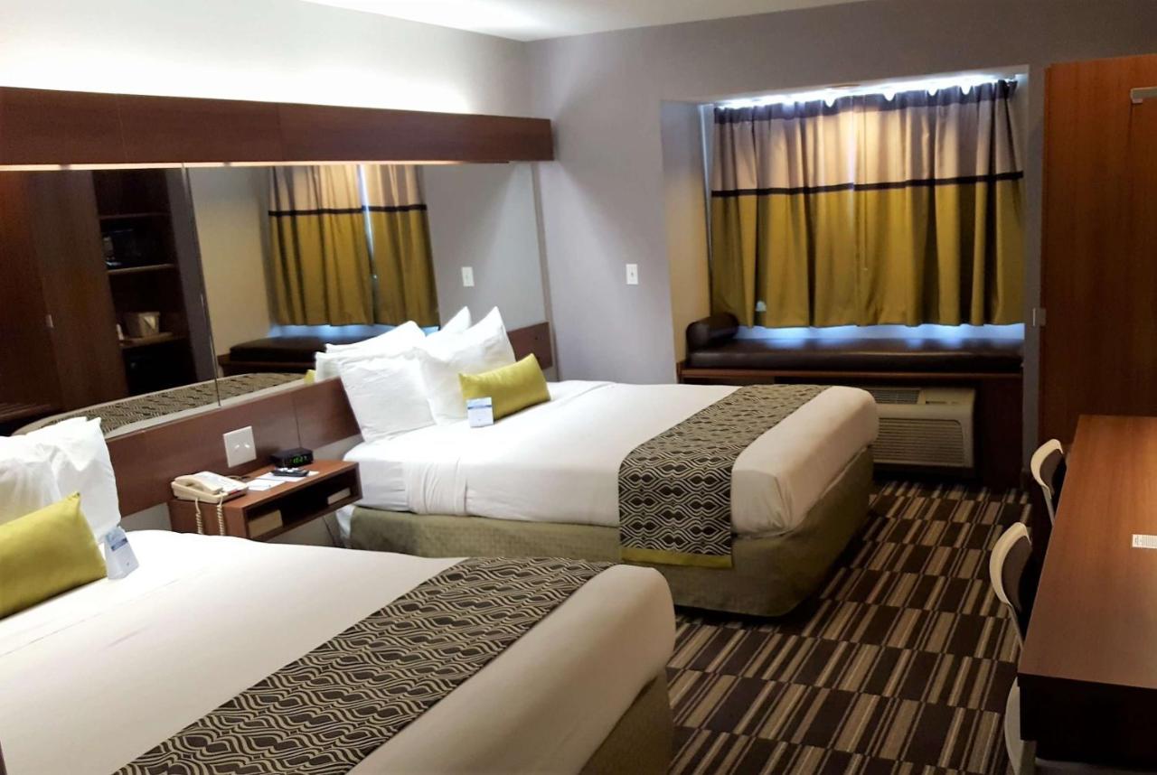 Queen Room with Two Queen Beds - Disability Access/Non-Smoking at Microtel Inn & Suites by Wyndham Bellevue/Omaha