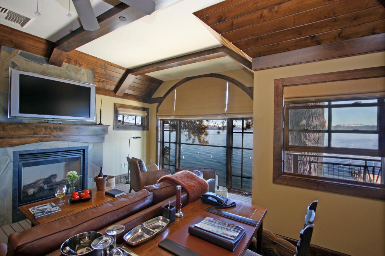 King suite with lake view - Marlette at West Shore Cafe and Inn