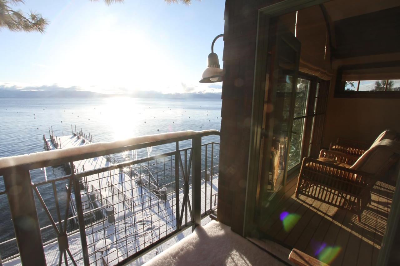 King suite with lake view - Marlette at West Shore Cafe and Inn