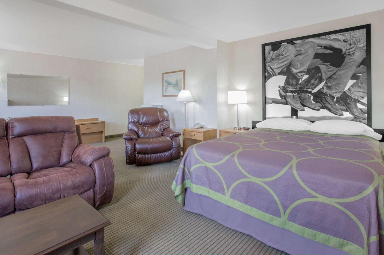 Queen Suite with Two Queen Beds - Non-Smoking at Super 8 by Wyndham Havre