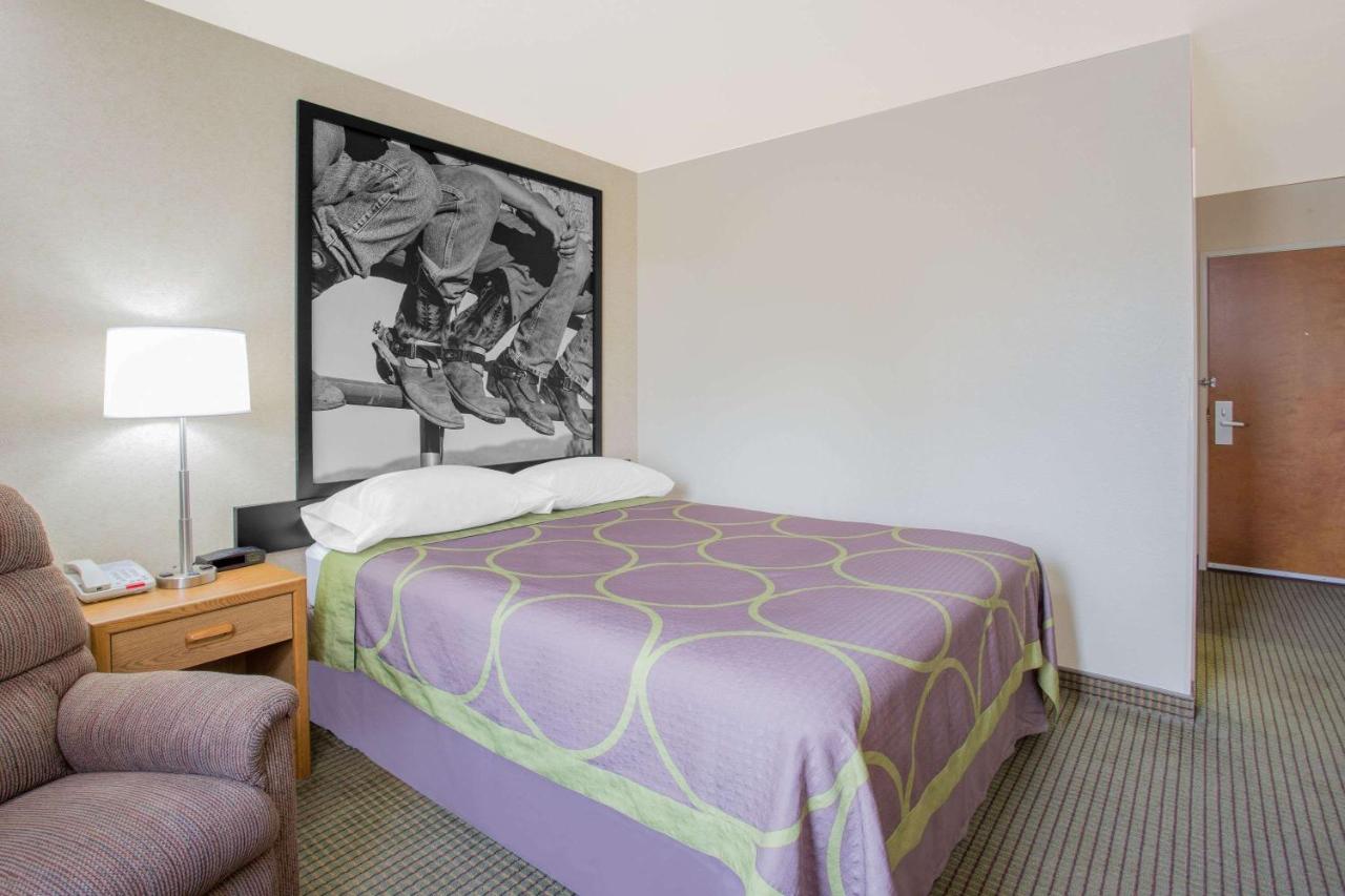 Queen Room - Non-Smoking at Super 8 by Wyndham Havre