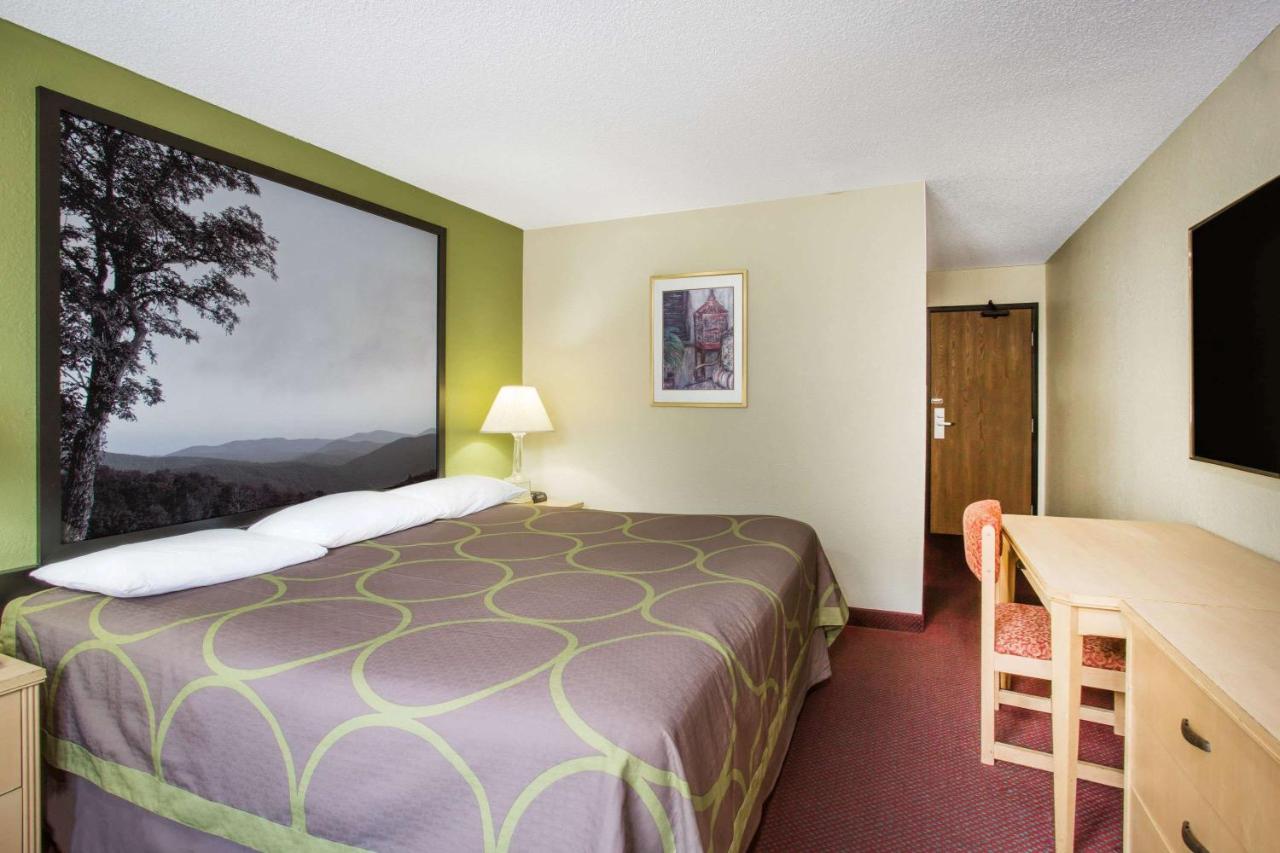 King Room - Non-Smoking at Super 8 by Wyndham Salem VA