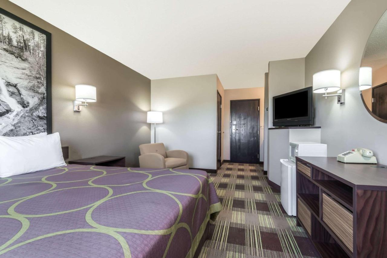 Queen Room - Disability Access/Non-Smoking at Super 8 by Wyndham Kimball