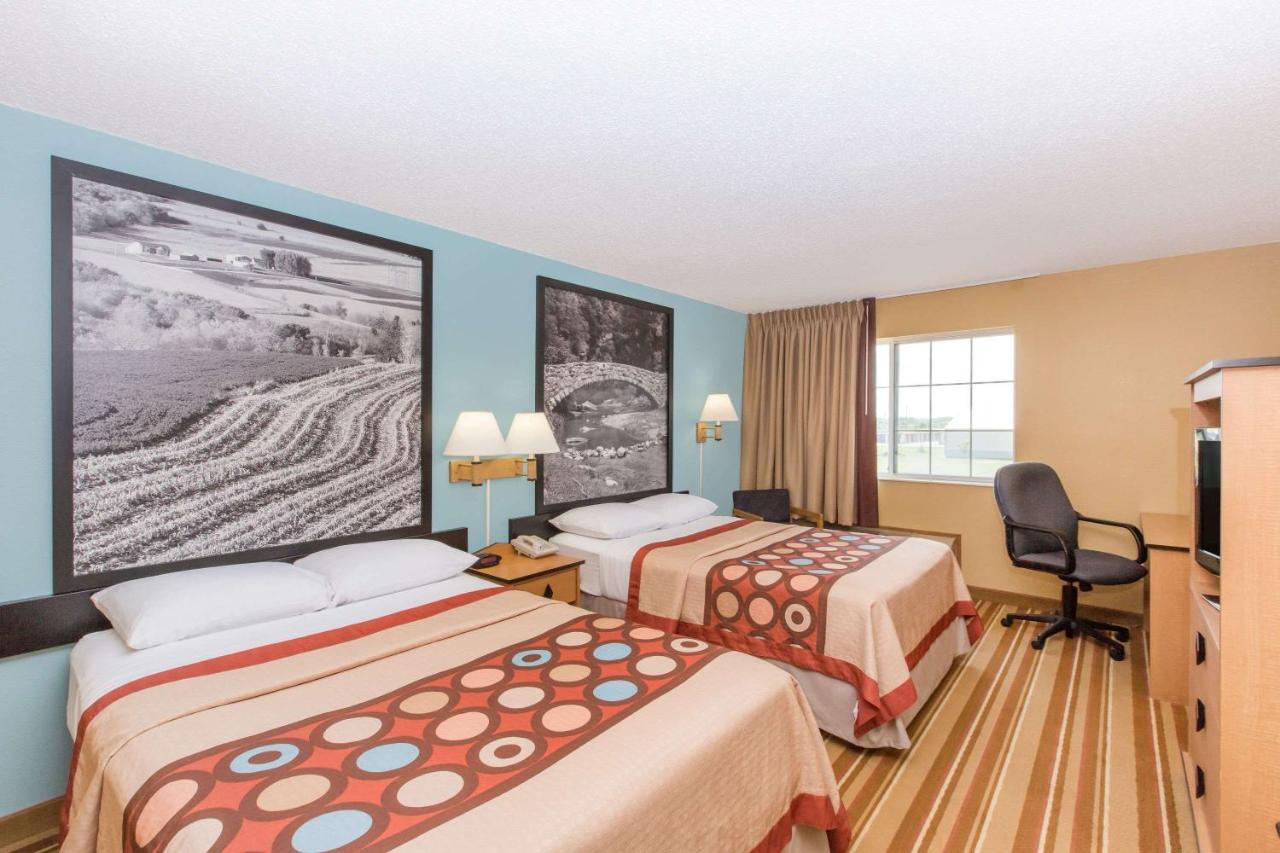 Double Room with Two Double Beds - Non-Smoking at Super 8 by Wyndham Clarinda