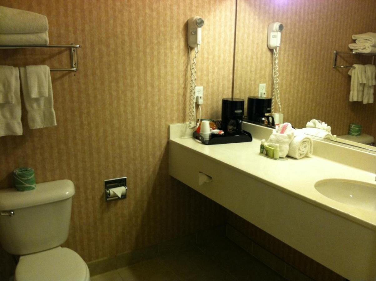Queen Suite with Sofa Bed at Landmark Inn Fort Irwin