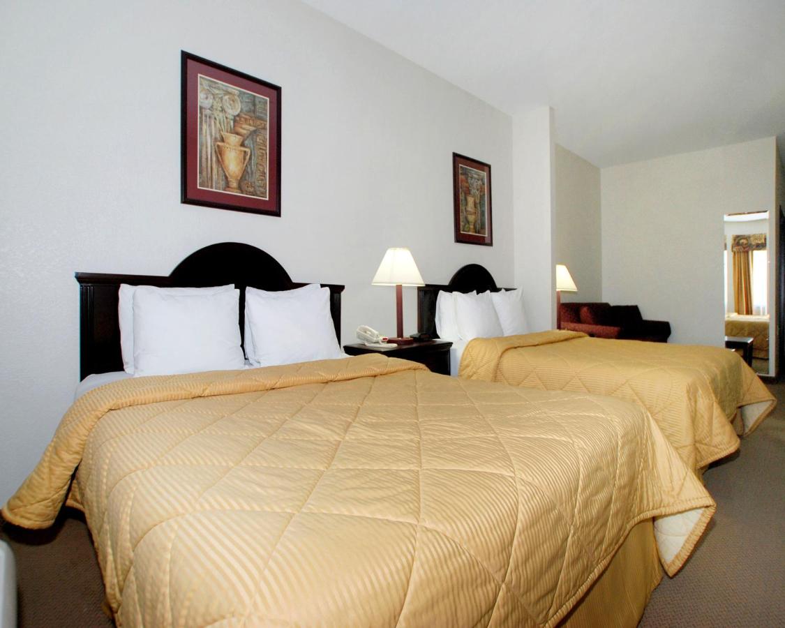 Room with One Queen Bed and One Double Bed - Non-Smoking at Quality Inn & Suites Guymon East