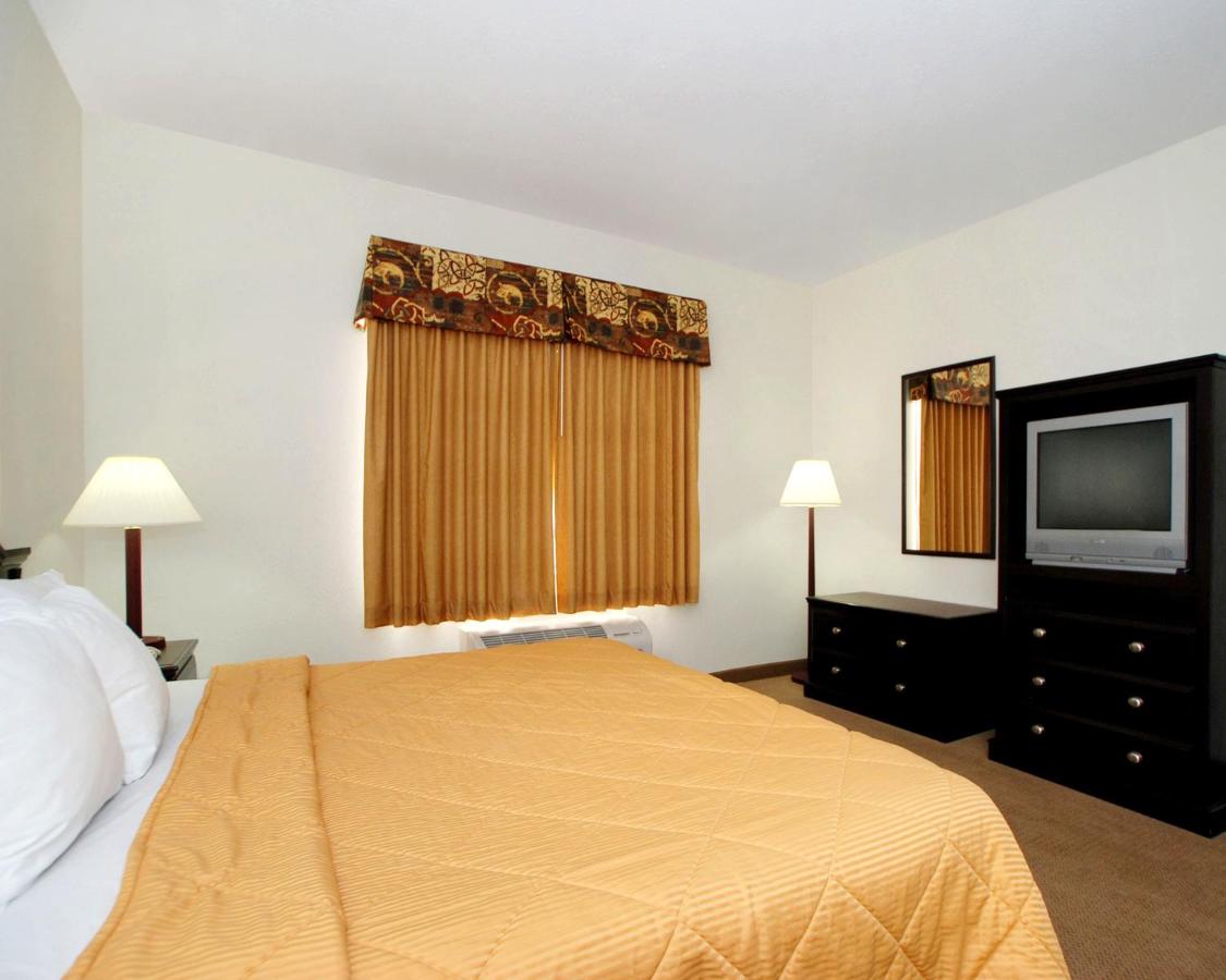 King Room - Non-Smoking at Quality Inn & Suites Guymon East