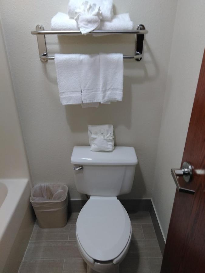 King Room - Smoking at Quality Inn & Suites