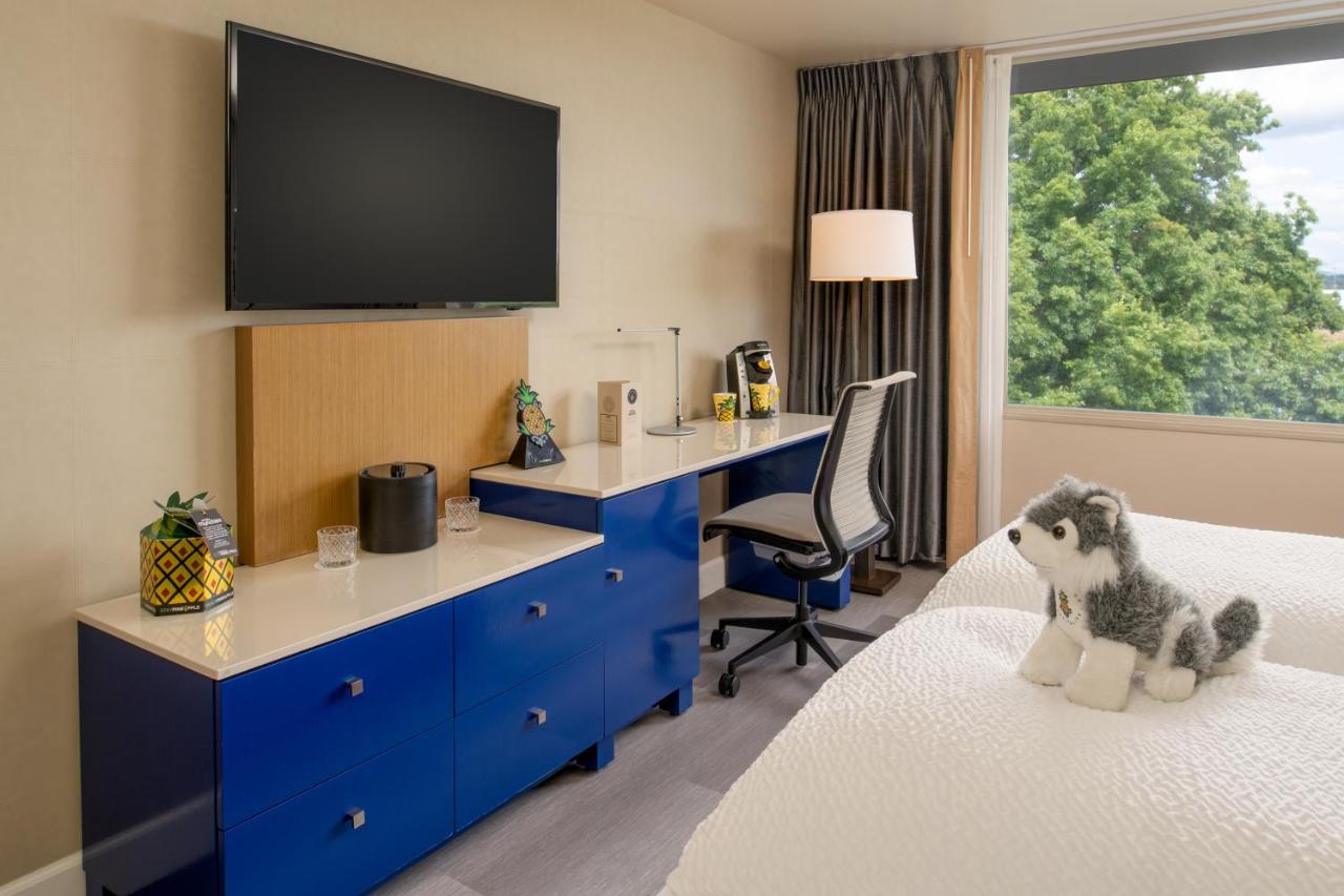 Waterfront King at Staypineapple, Hotel Rose, Downtown Portland