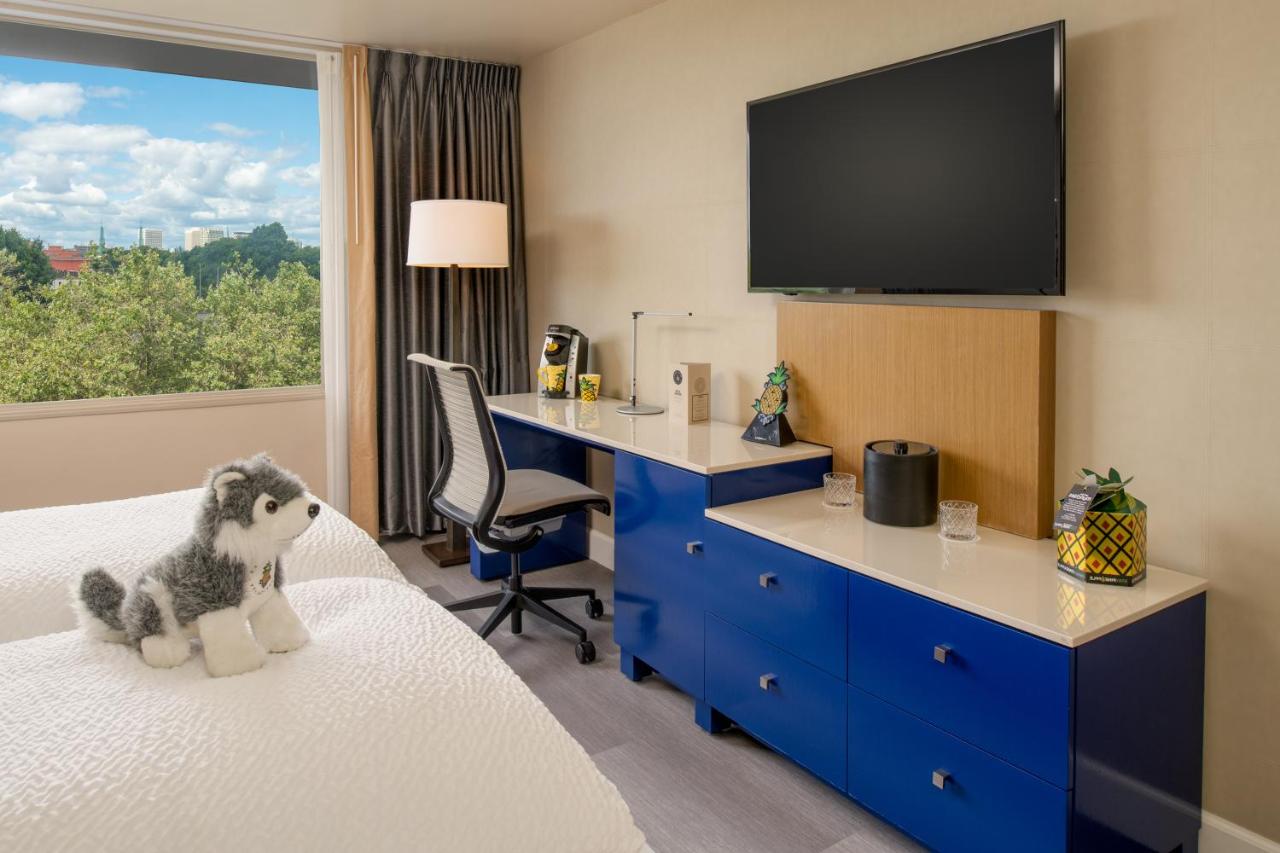 King Room - Disability Access at Staypineapple, Hotel Rose, Downtown Portland
