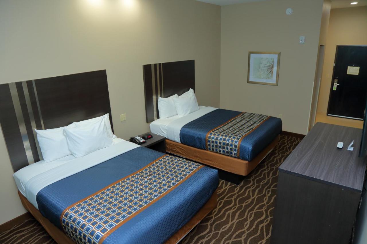 2 Queen Beds Non-Smoking at Americas Best Value Inn & Suites Prairieville