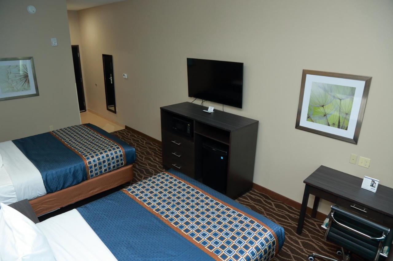 2 Queen Beds Non-Smoking at Americas Best Value Inn & Suites Prairieville