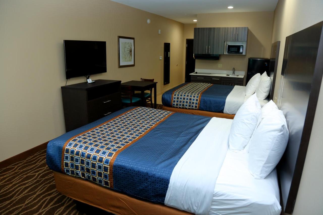 2 Queen Beds Kitchenette NS at Americas Best Value Inn & Suites Prairieville