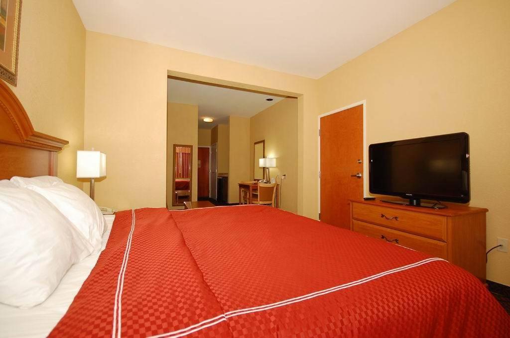 Queen Suite with Two Queen Beds - Non-Smoking at Comfort Suites Brenham
