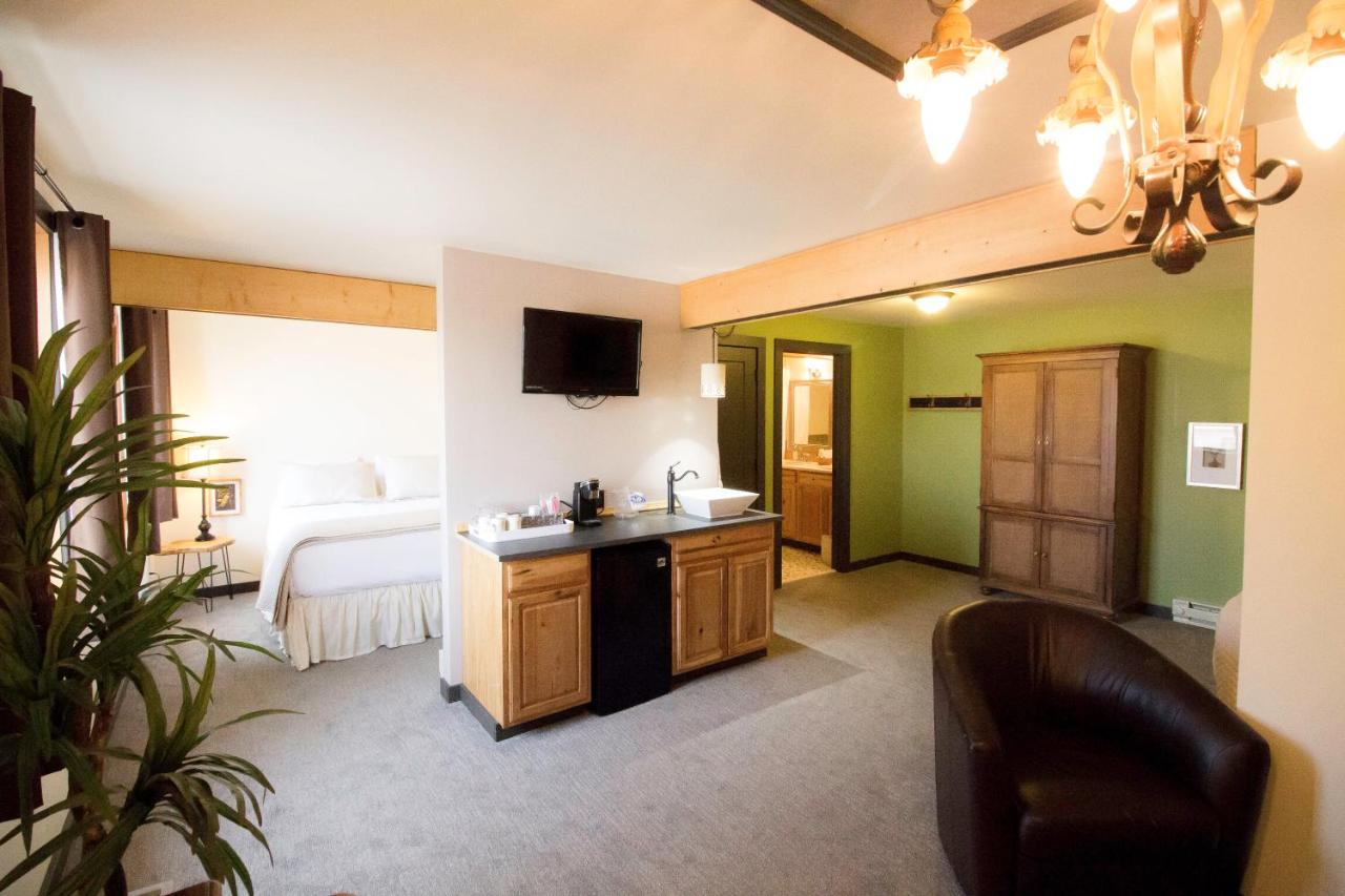  | Colter's Lodge