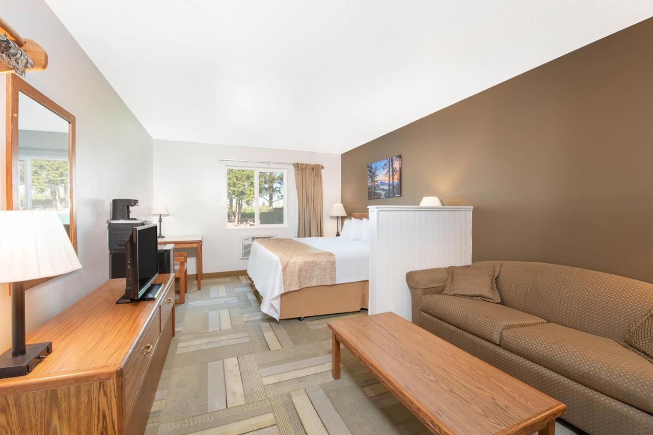 King Suite - Non-Smoking at Travelodge by Wyndham Spearfish