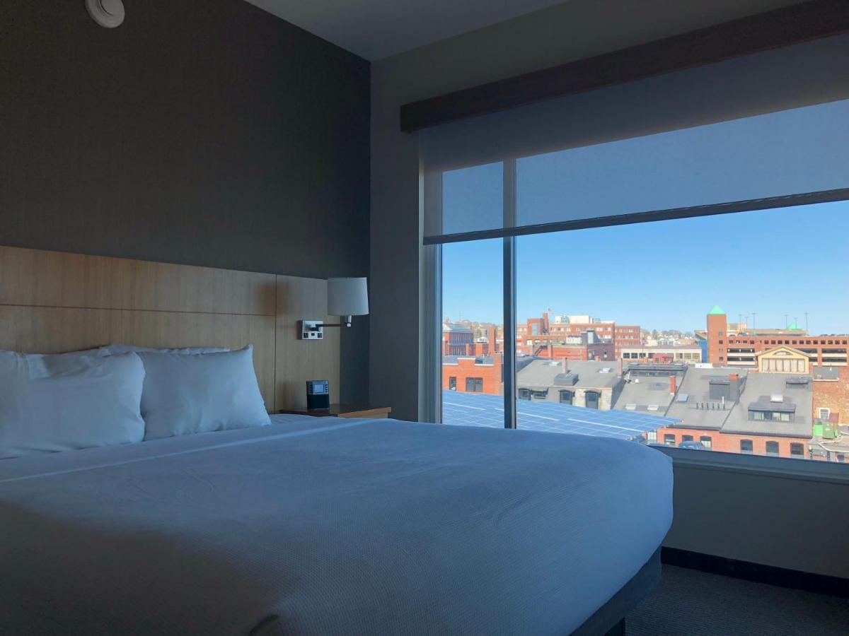 Deluxe King Room with Sea View at Hyatt Place Portland Downtown - Old Port Square