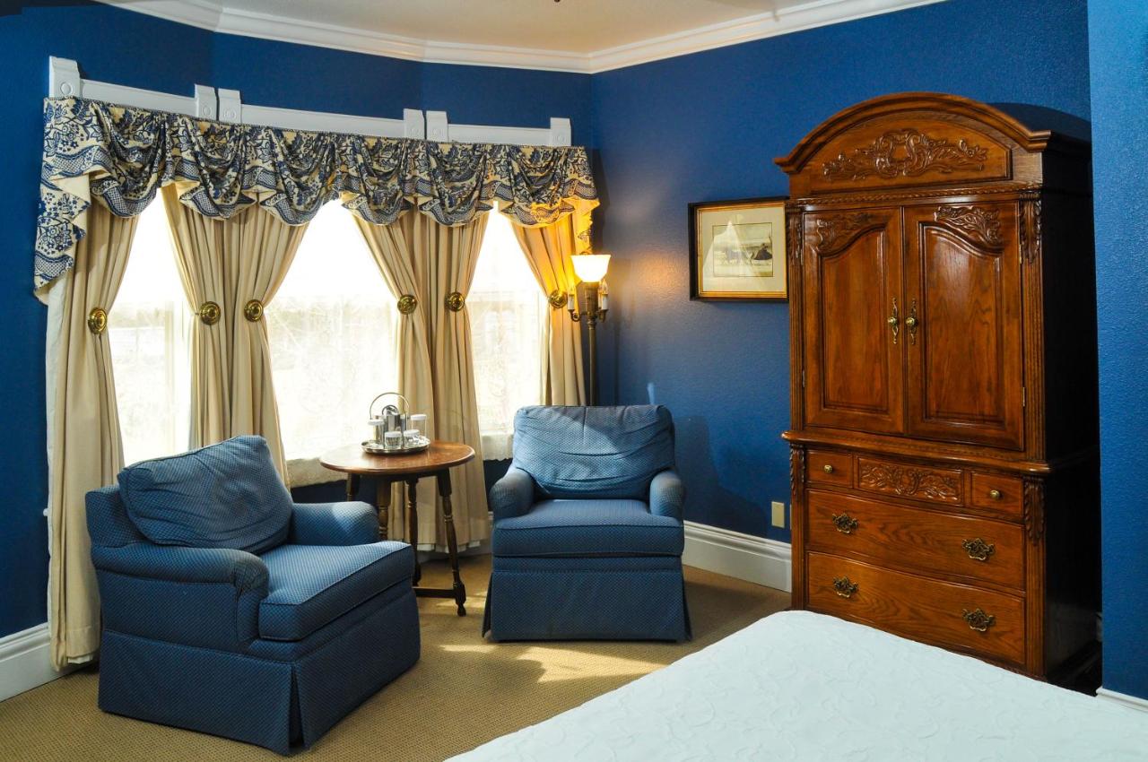 Deluxe Queen Suite at Cliff House at Pikes Peak