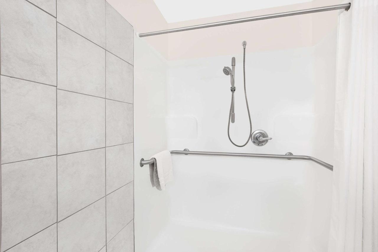 Queen Room - Disability Access/Non-Smoking at Microtel Inn & Suites by Wyndham Colfax/Newton
