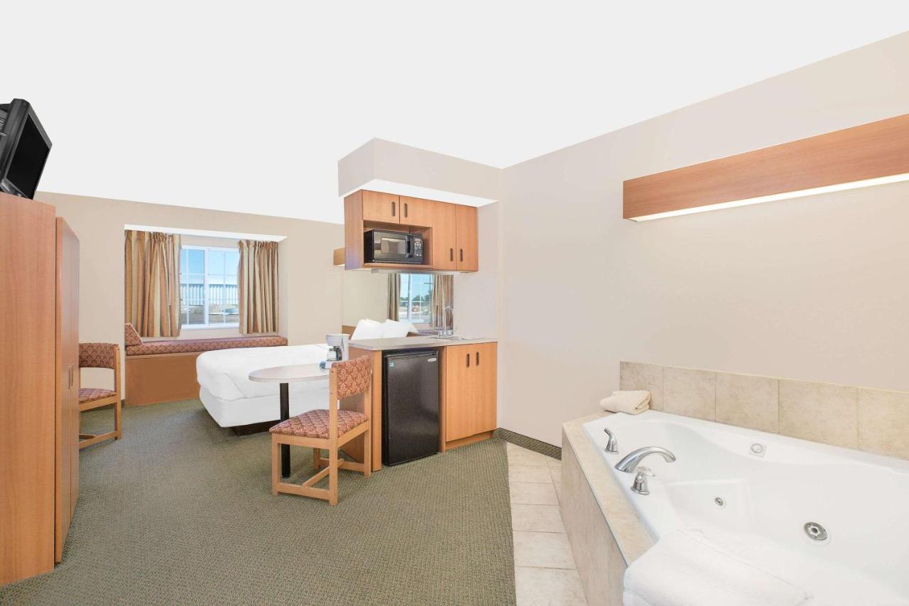 Queen Suite - Non-Smoking at Microtel Inn & Suites by Wyndham Colfax/Newton