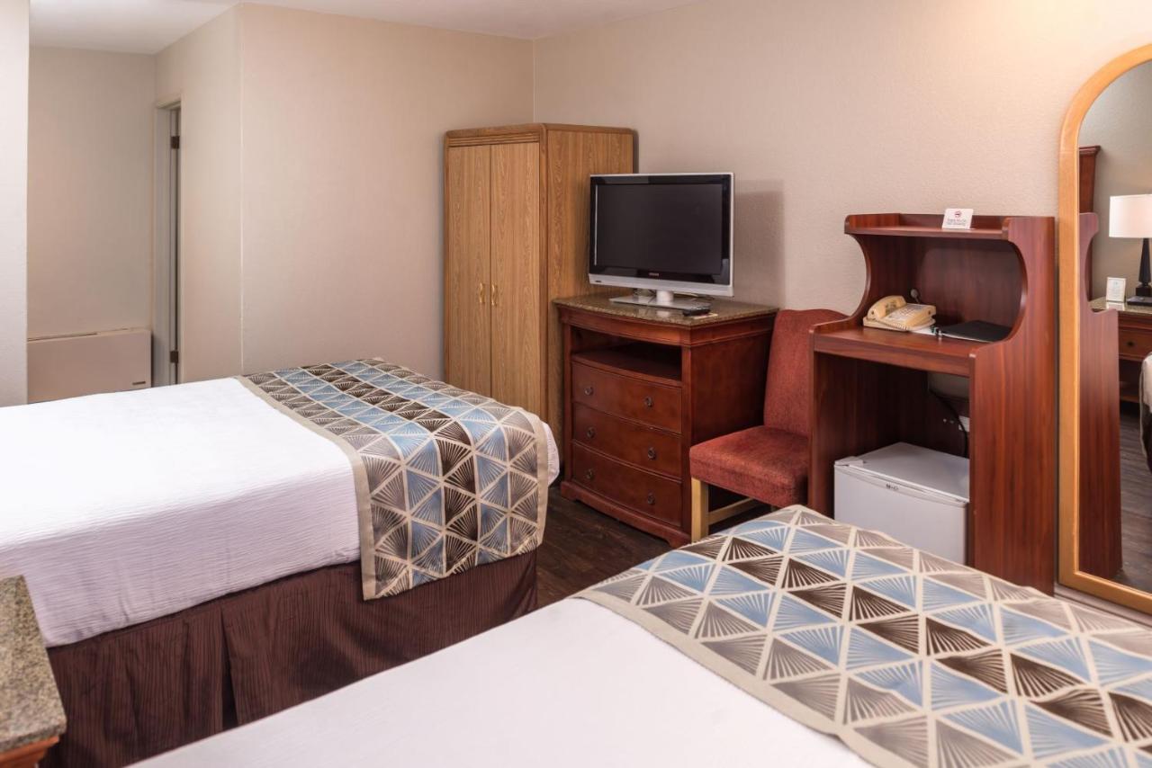 Double Room at Laurel Inn Motel