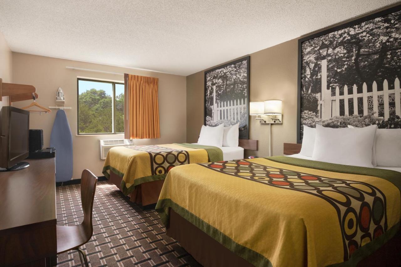 Double Room with Two Double Beds - Smoking at Super 8 by Wyndham Mayfield
