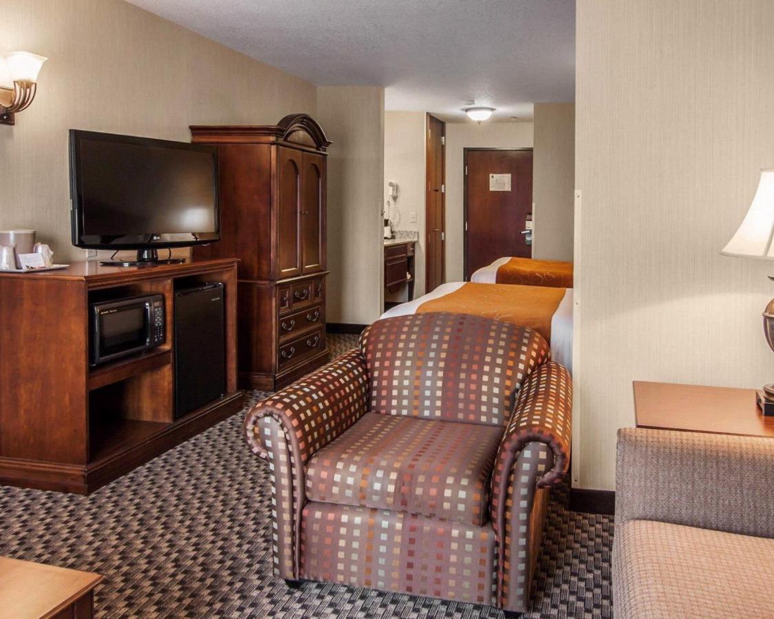 Queen Suite with Two Queen Beds - Non-Smoking at Comfort Suites Corvallis