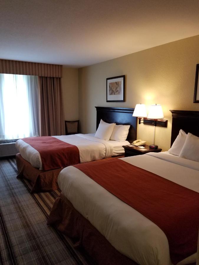 Queen Room with Two Queen Beds at Country Inn & Suites by Radisson, Lexington, VA