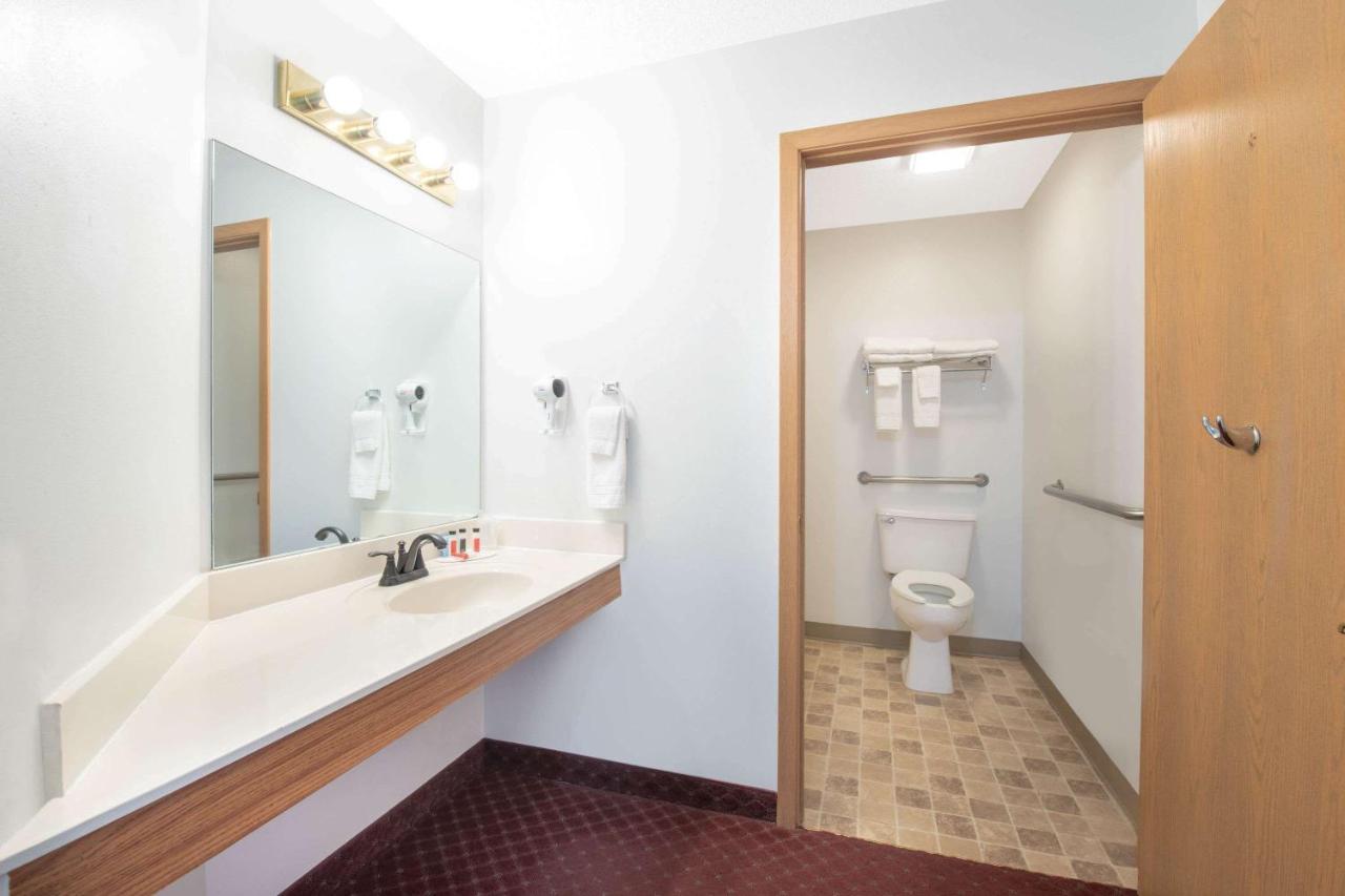 Queen Room with Two Queen Beds - Disability Access/Non-Smoking at Travelodge by Wyndham Spearfish