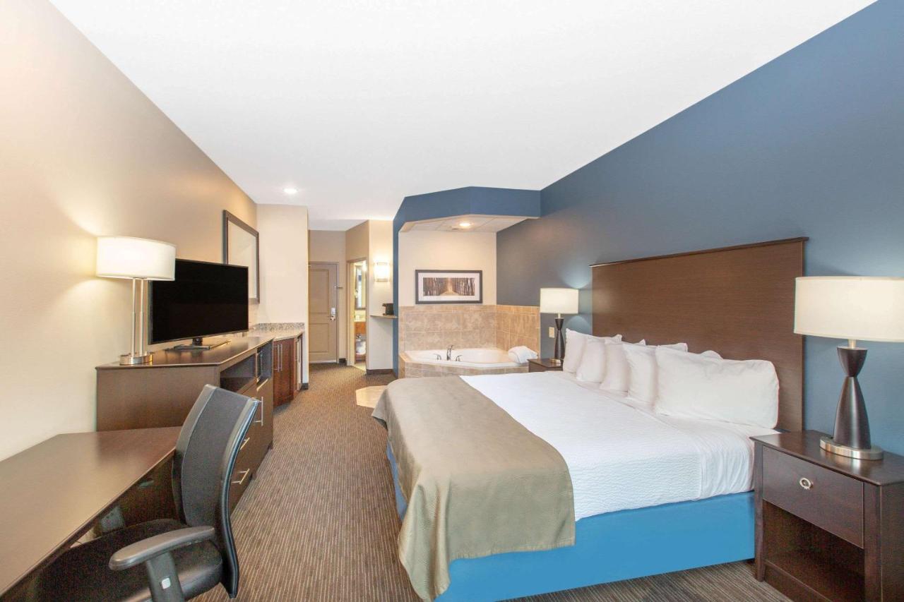 Deluxe Studio King Suite - Non-Smoking at AmericInn by Wyndham Humboldt
