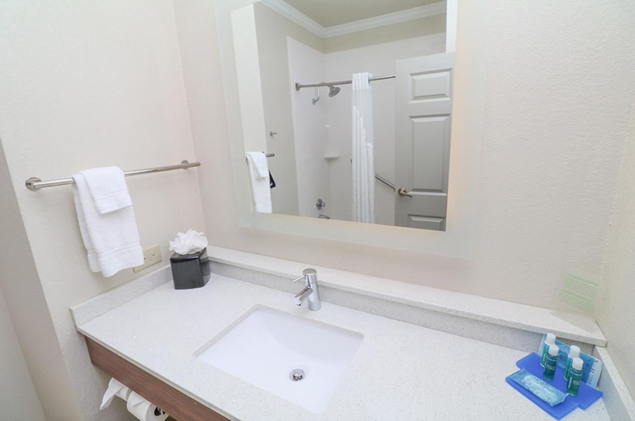 King Room - Mobility Access Tub - Non-Smoking at Holiday Inn Express Hotel & Suites Greenville by IHG