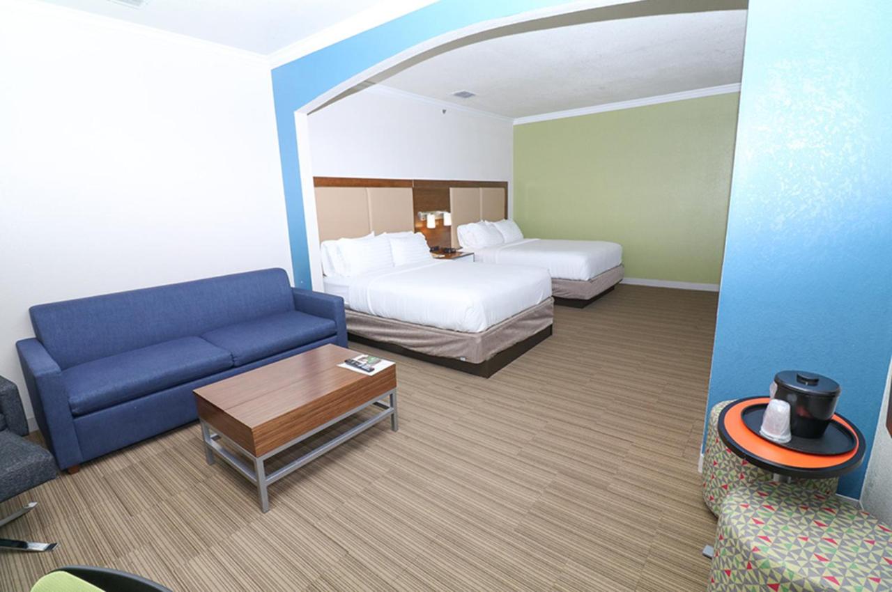 Queen Suite at Holiday Inn Express Hotel & Suites Greenville by IHG