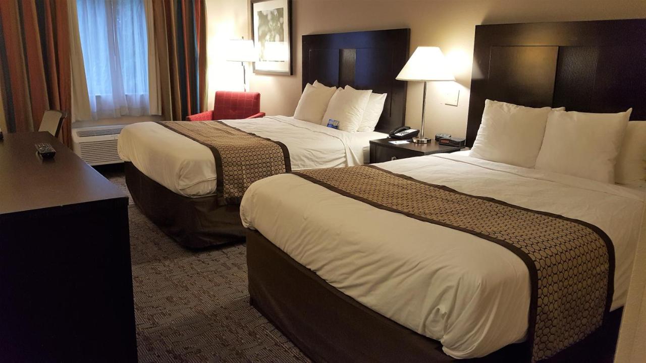 Room #49031741 at Baymont by Wyndham Belleville Airport Area