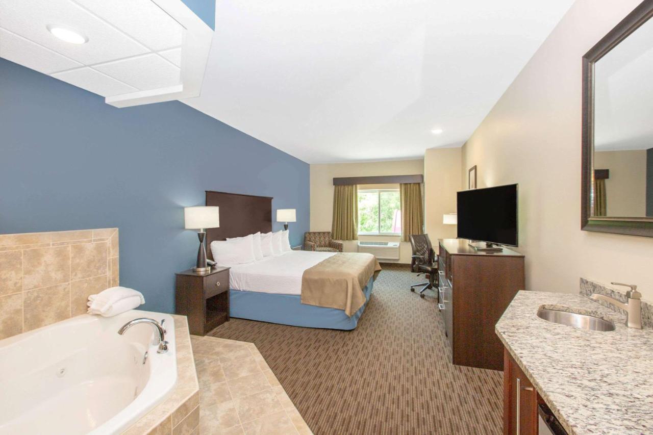Deluxe Studio King Suite - Non-Smoking at AmericInn by Wyndham Humboldt