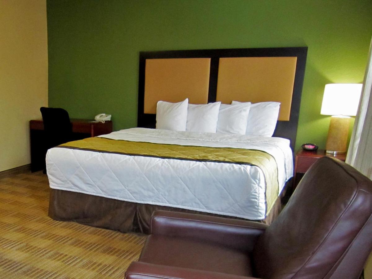 Deluxe Studio with 1 King Bed - Non-Smoking at Extended Stay America Suites Atlanta Alpharetta Northpoint W