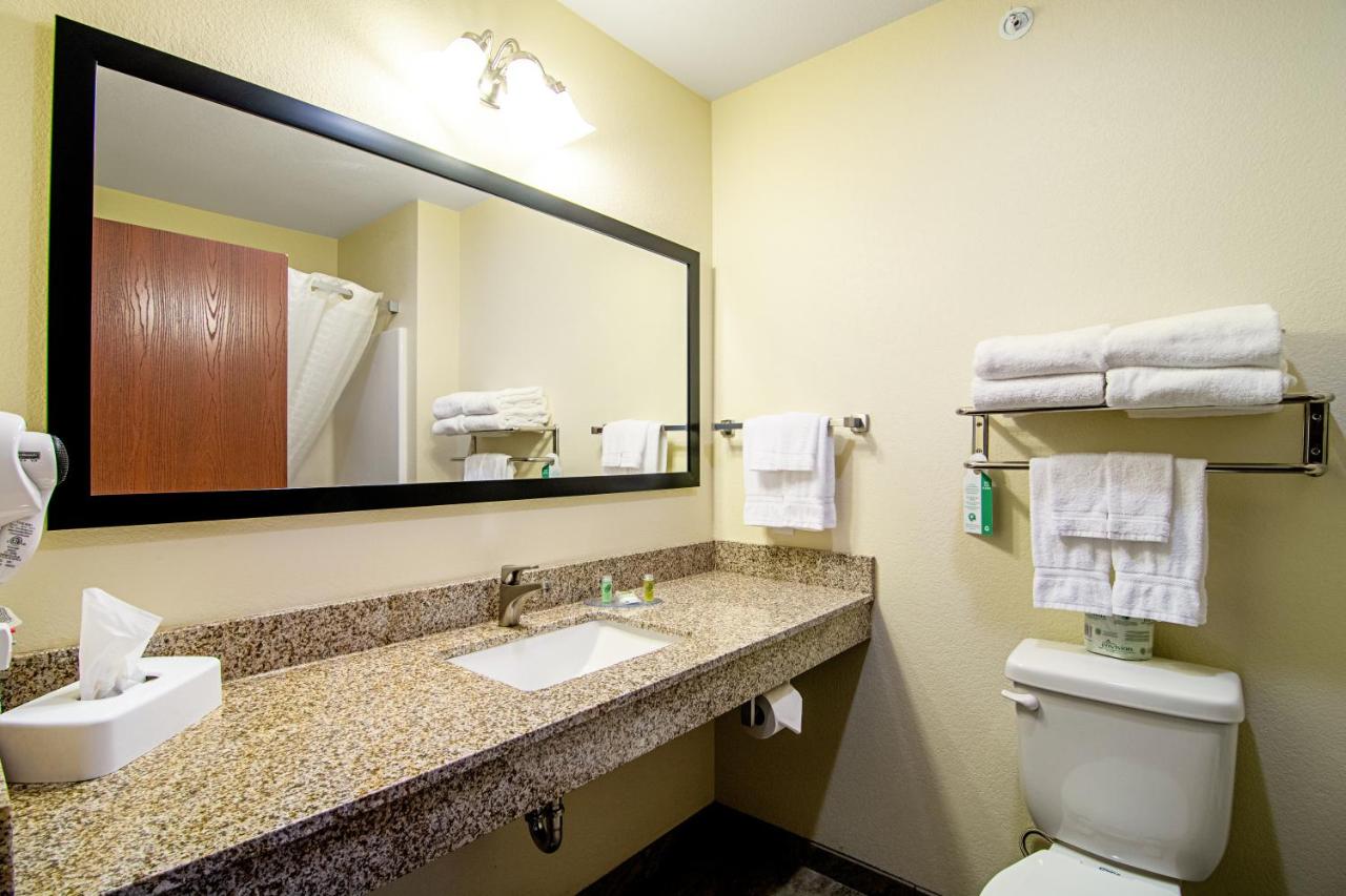 King Room at Cobblestone Hotel & Suites - Paxton
