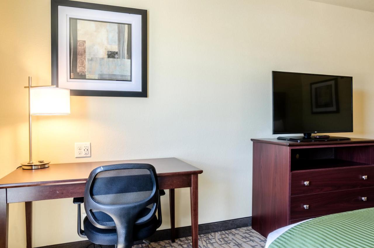 Queen Room with Two Queen Beds at Cobblestone Hotel & Suites - Paxton