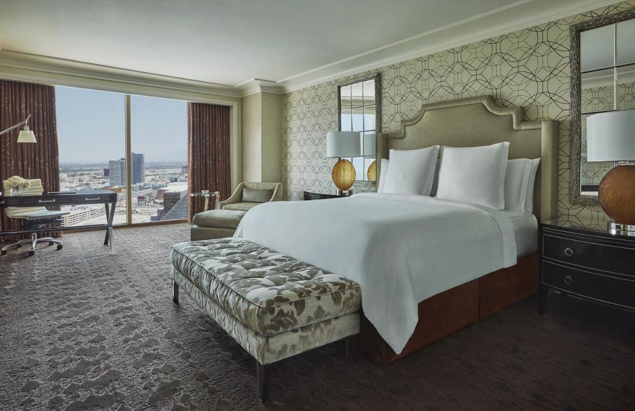 Deluxe King Room with Mountain View at Four Seasons Hotel Las Vegas