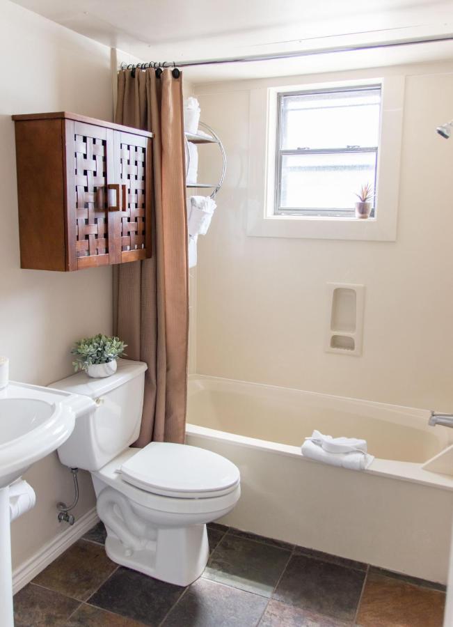 One-Bedroom Suite at Vineyard Court Designer Suites Hotel