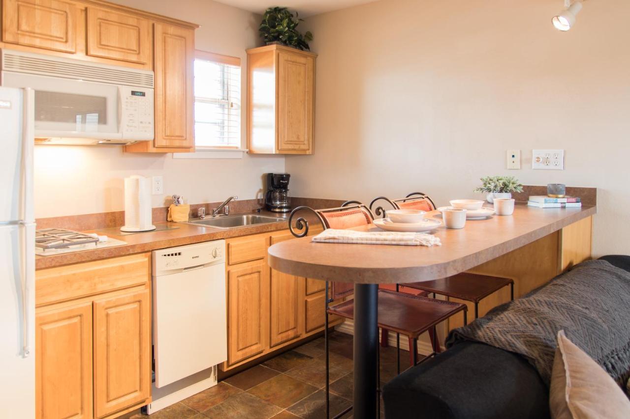 One-Bedroom Suite at Vineyard Court Designer Suites Hotel