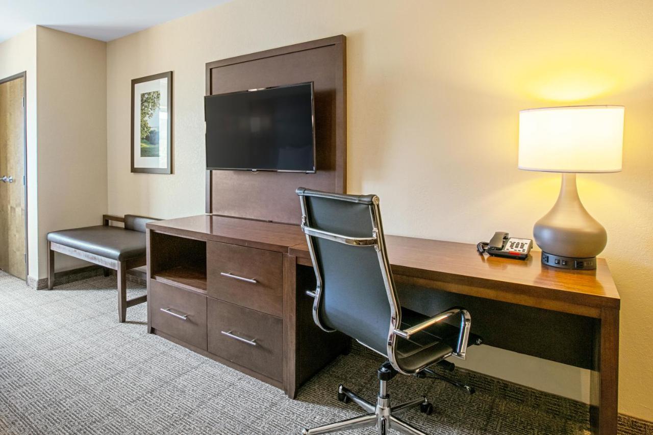 King Room with Sofa Bed - Non-Smoking at Comfort Suites Fishkill near Interstate 84