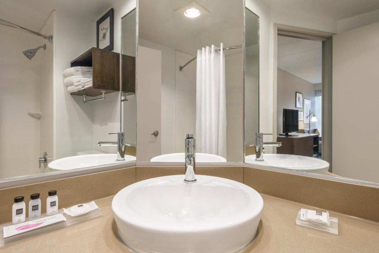 Queen Room - Disability Access/Non-Smoking at Country Inn & Suites by Radisson, La Crosse, WI