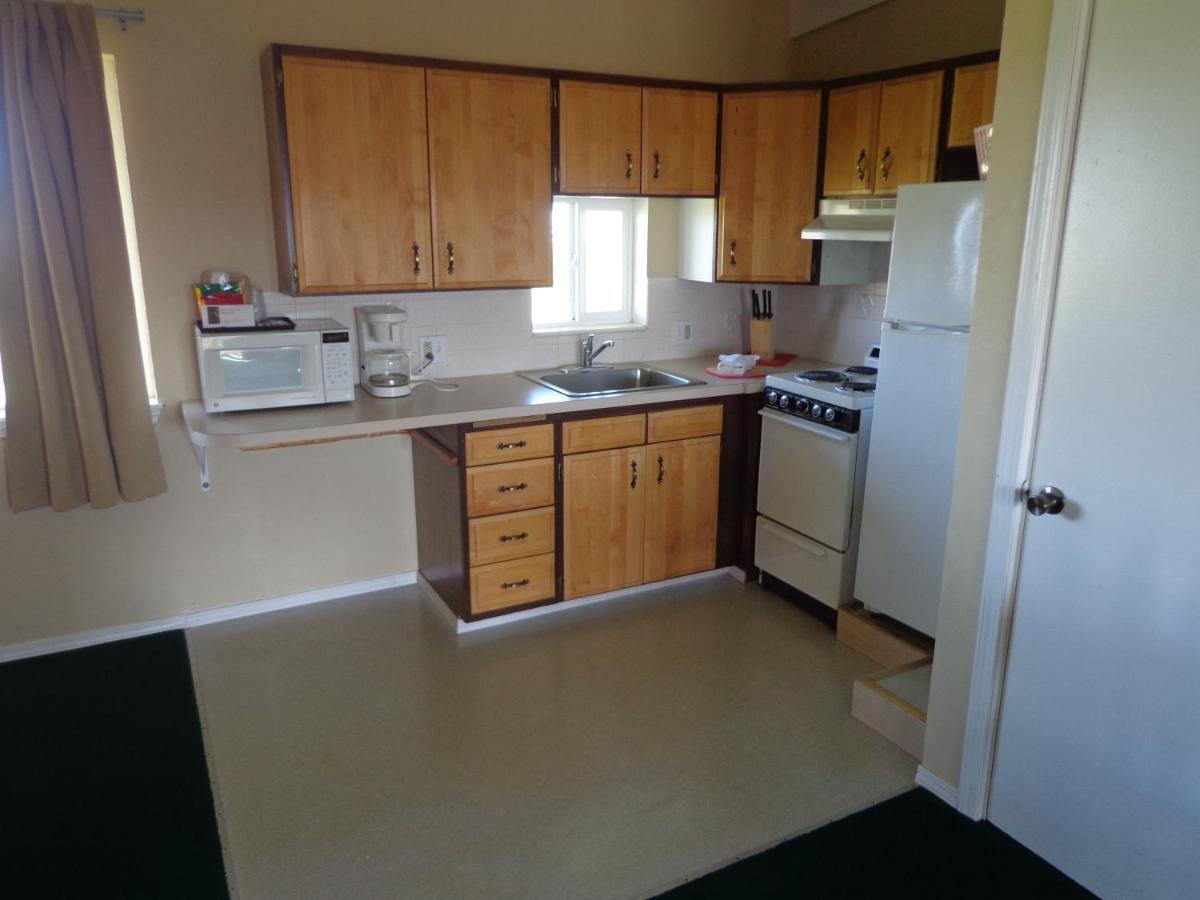 Three-Bedroom Suite at Ocean Shores Inn & Suites