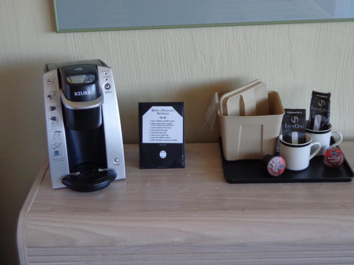 Queen Studio at Ocean Shores Inn & Suites