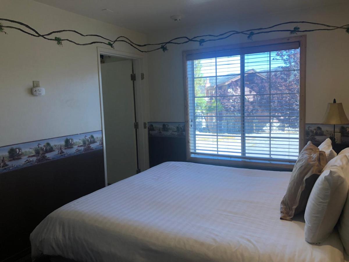 King Suite at Fireside Lodge