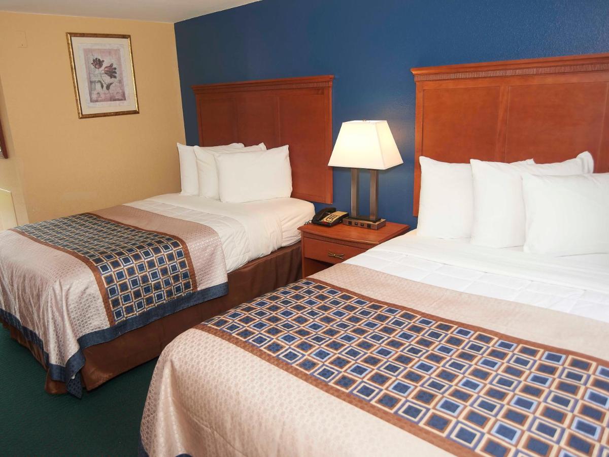 Double Room with Two Double Beds at Swiss Chalets Village Inn
