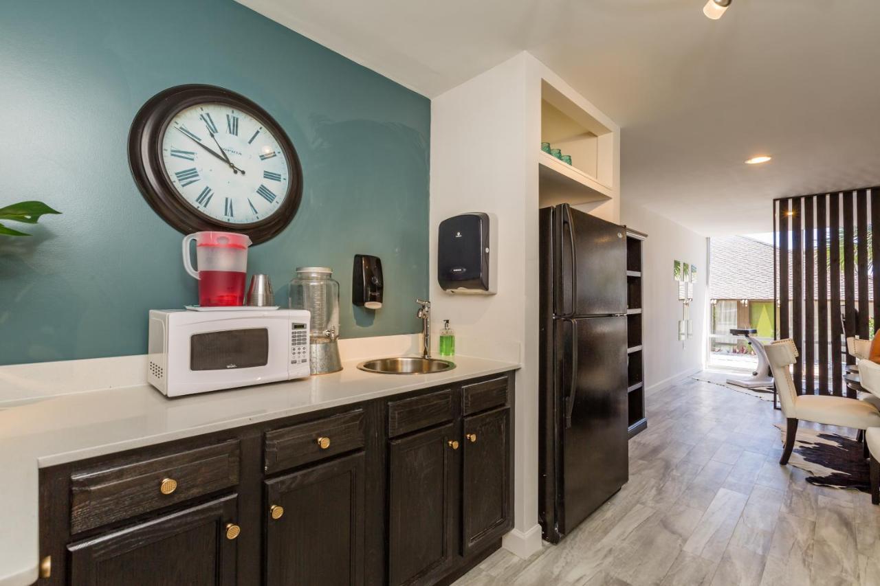 Waikiki Village Retro Motel by Oceana Resorts