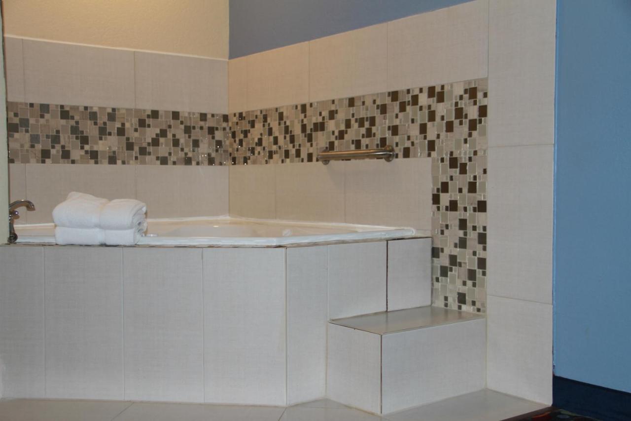 King Studio Suite - Non-Smoking at Baymont by Wyndham Stevens Point