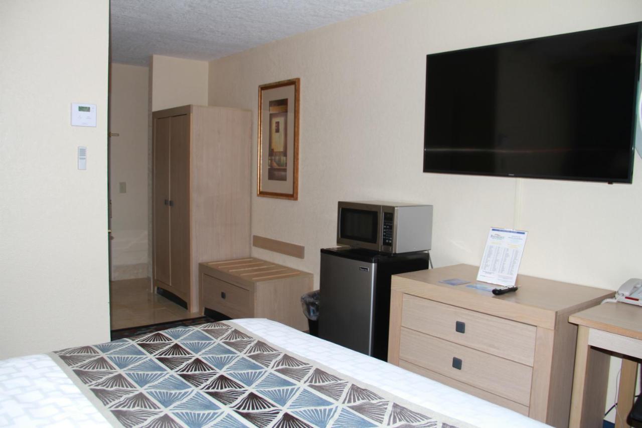 King Room - Non-Smoking at Baymont by Wyndham Stevens Point