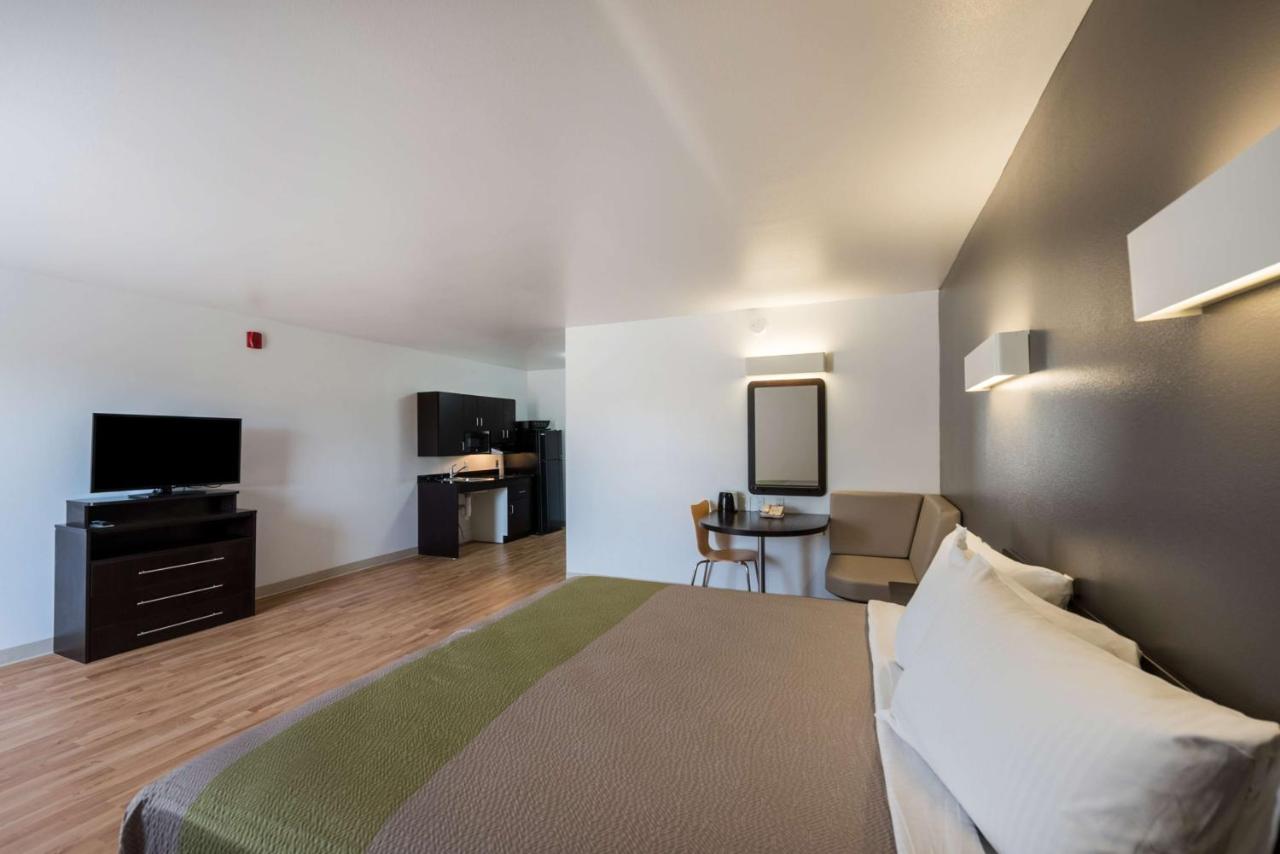 Suite - Non-Smoking at Studio 6 Mccarran, NV - Sparks - Tahoe - Reno Industrial Center